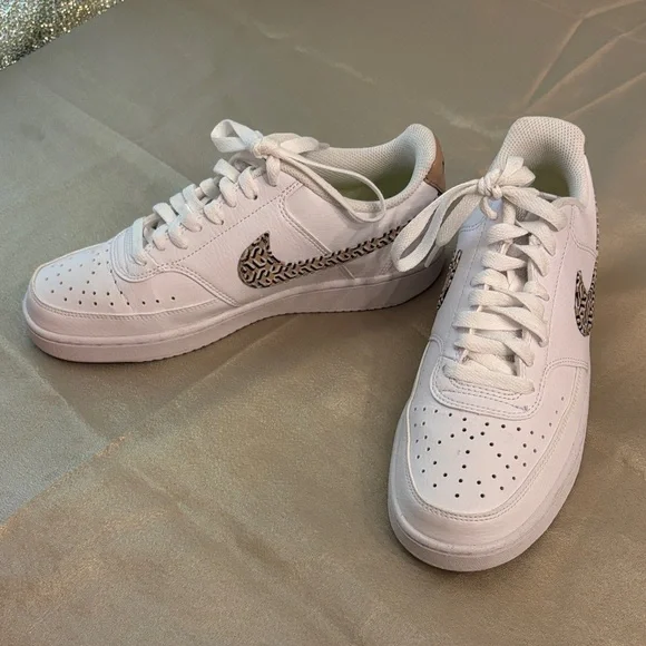 Nike White Sneakers with Patterned Swoosh - Picture 2 of 5